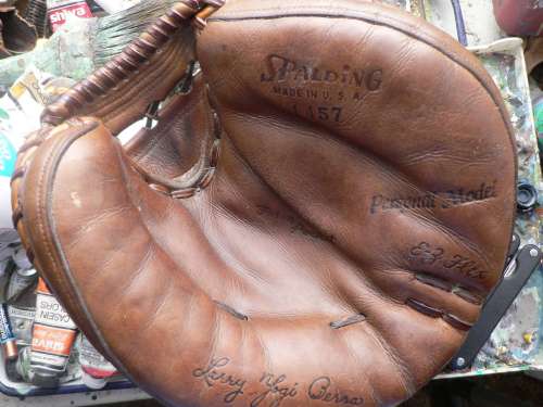 Larry Yogi Berra Spalding 1457 Personal Model Front